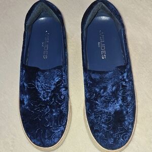 J/SLIDES NYC SZ 7 CRUSHED VELVET ROYAL BLUE PAISLEY FLORAL CASUAL SNEAKERS GLAM!